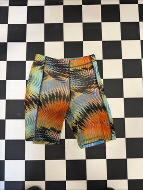 Men's Vibrant Wave-Print Performance Shorts - Orange & Blue